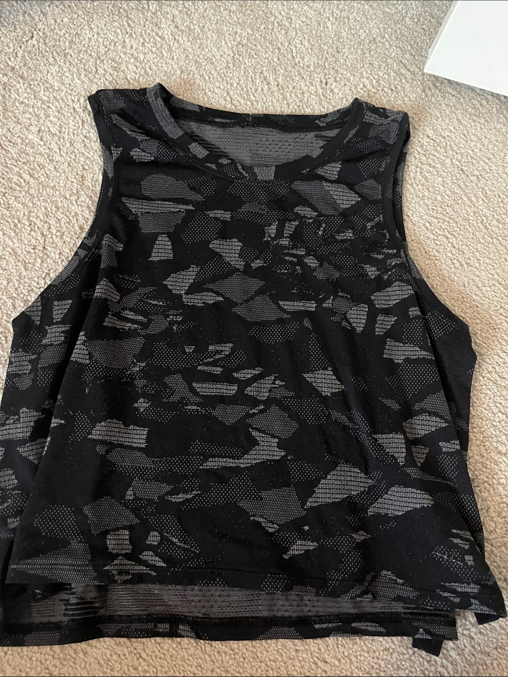 Lululemon Train To Be Women's Black & Gray Patterned Athletic Tank Top